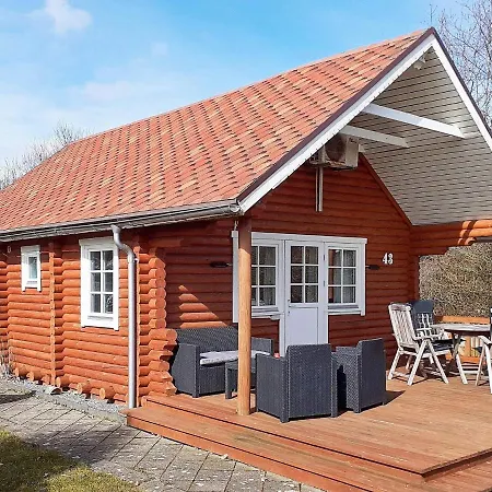 6 Person In * Hovborg