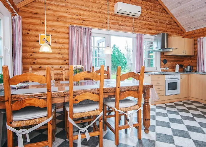 6 Person In Semesterbostad Hovborg